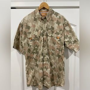 Old Tejas Men’s Large Texas patterned camo button down short sleeve shirt